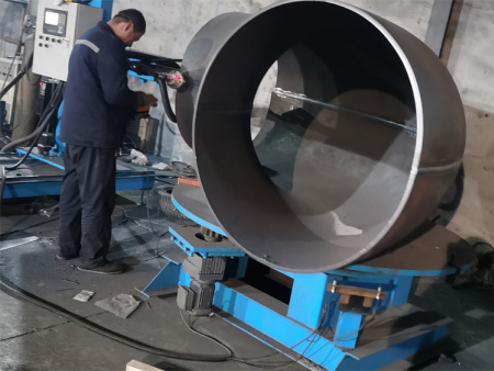 對(duì)焊管件自動(dòng)焊接機(jī)