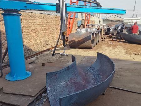 對焊彎頭載片設(shè)備