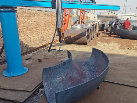 對焊彎頭載片設(shè)備